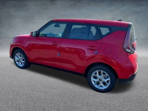 Used 2023 Kia Soul LX w/ LX Technology Package image 16
