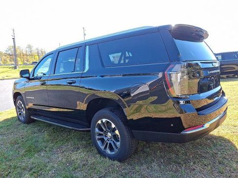 New 2026 Chevrolet Suburban LT w/ Comfort Package image 3