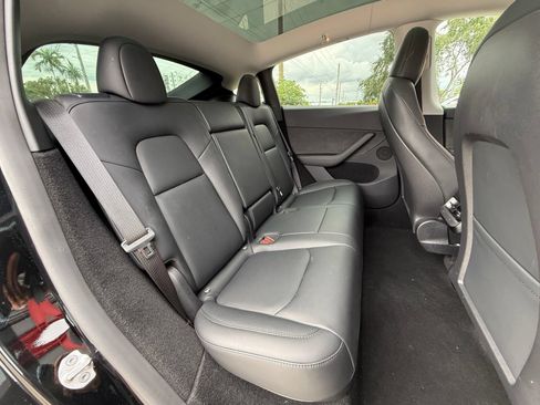 Used 2023 Tesla Model Y AWD image 20