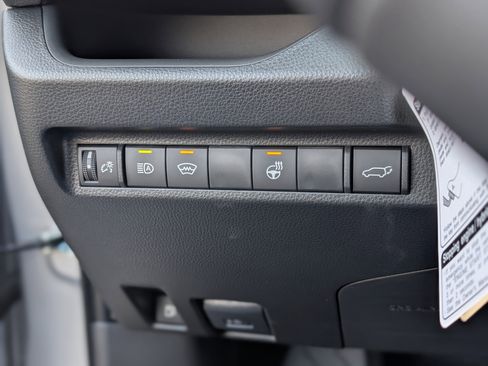 New 2025 Toyota RAV4 SE image 6