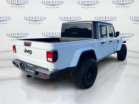 Used 2022 Jeep Gladiator Sport image 6