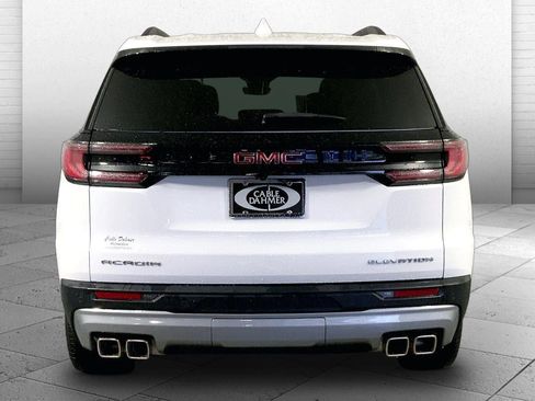 Used 2026 GMC Acadia Elevation w/ Elevation Premium Package FWD image 3
