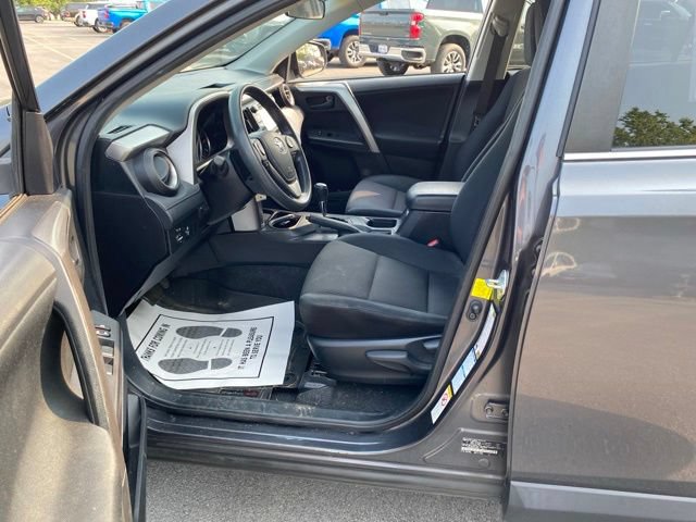 Used 2016 Toyota RAV4 LE AWD/4WD image 12