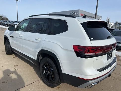New 2026 Volkswagen Atlas Peak Edition image 4