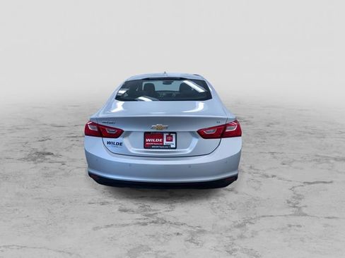 Used 2018 Chevrolet Malibu LT w/ Driver Confidence Package image 9