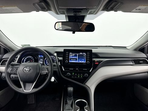 Used 2021 Toyota Camry LE w/ Carpet Mat Package (TMS) FWD image 18