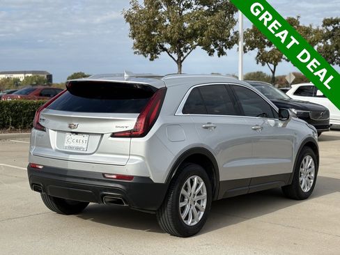 Used 2022 Cadillac XT4 Luxury w/ Cold Weather Package image 7