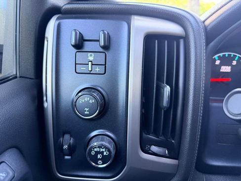 Used 2017 GMC Sierra 2500 Denali w/ Duramax Plus Package AWD/4WD image 20