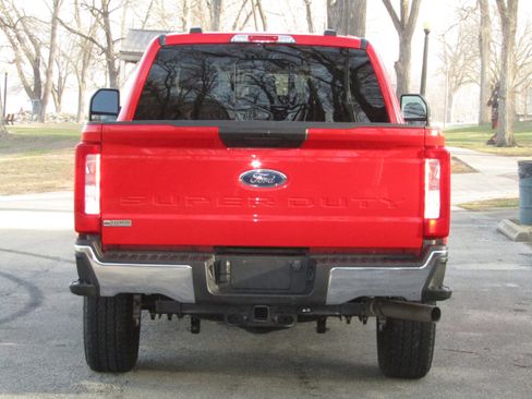 Used 2024 Ford F350 XL w/ FX4 Off-Road Package AWD/4WD image 3