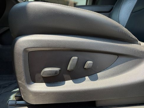 Used 2018 Chevrolet Suburban Premier AWD/4WD image 14
