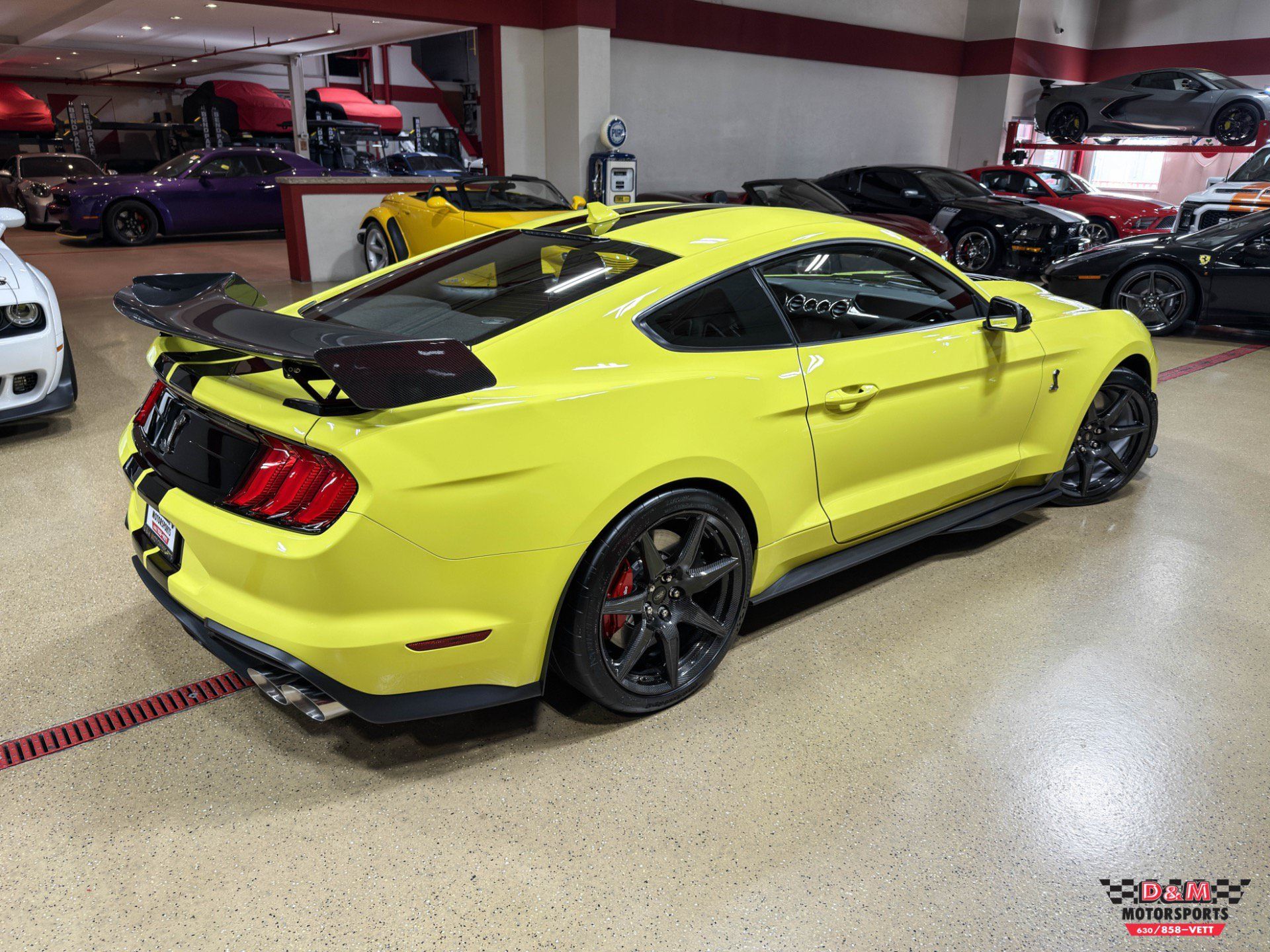 Used 2021 Ford Mustang Shelby GT500 w/ Carbon Fiber Track Pack RWD image 46