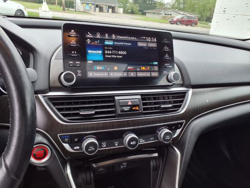 Certified 2018 Honda Accord Touring image 21