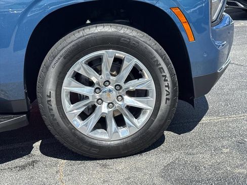 Used 2025 Chevrolet Tahoe Premier RWD image 9