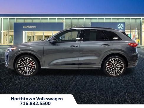 Used 2025 Audi SQ5 Premium Plus image 2