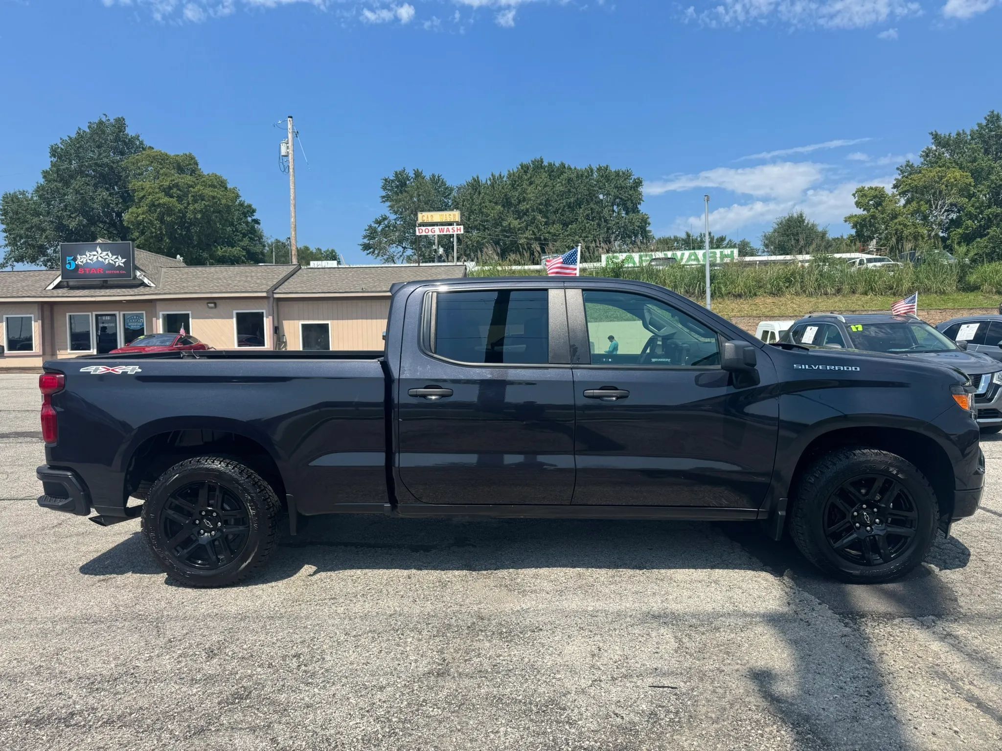 Used 2023 Chevrolet Silverado 1500 Custom AWD/4WD image 2