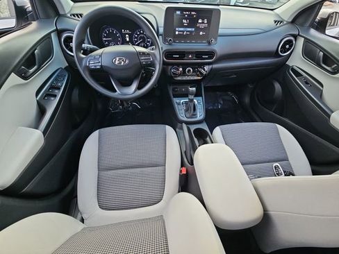 Used 2023 Hyundai Kona SE image 13
