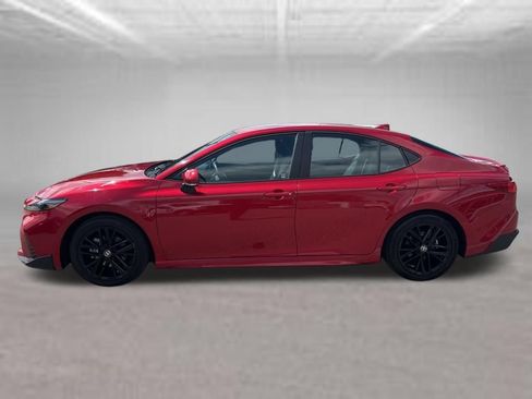 Used 2025 Toyota Camry SE FWD image 2