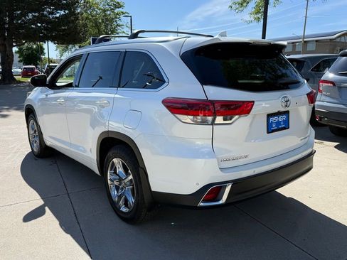 Used 2019 Toyota Highlander Limited Platinum AWD/4WD image 6