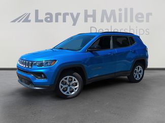 New 2025 Jeep Compass Latitude image 1