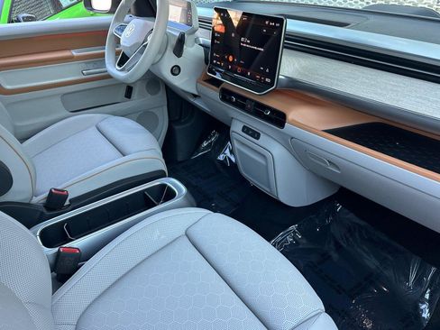 New 2025 Volkswagen ID. Buzz Pro S Plus image 15