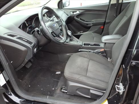 Used 2017 Ford Focus SE image 10