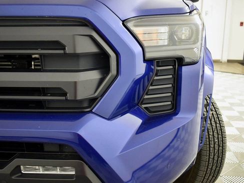 Used 2024 Toyota Tacoma SR5 w/ SR5 Upgrade Package image 2