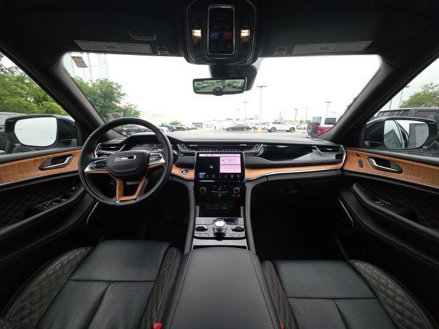 Used 2025 Jeep Grand Cherokee L Summit AWD/4WD image 22