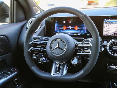 Used 2025 Mercedes-Benz GLA 35 AMG 4MATIC image 16