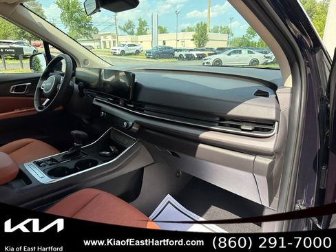 New 2026 Kia Carnival EX FWD image 12