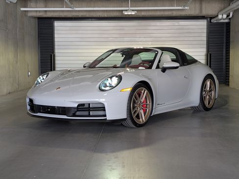 Certified 2026 Porsche 911 Targa 4S AWD/4WD image 1