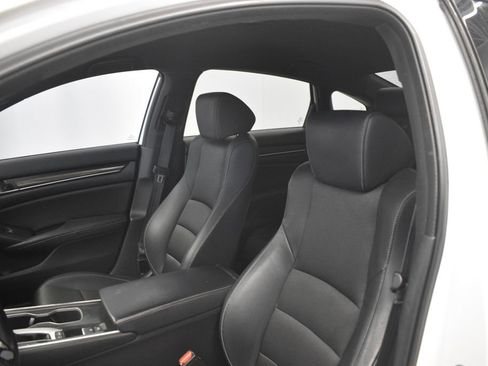 Used 2018 Honda Accord Sport image 18