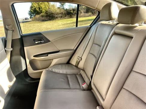 Certified 2017 Honda Accord EX-L image 14