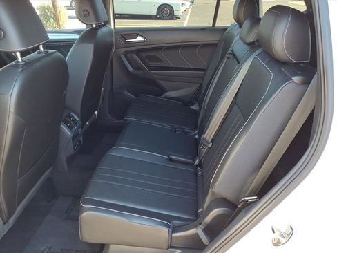 Certified 2022 Volkswagen Tiguan SE R-Line image 23