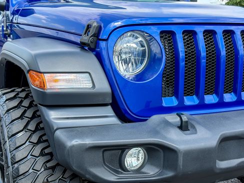Used 2019 Jeep Wrangler Unlimited Sport AWD/4WD image 3