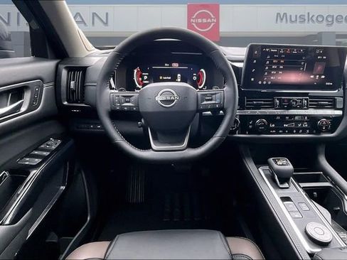 New 2026 Nissan Pathfinder Platinum w/ Cargo Package image 10