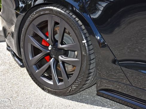 Used 2023 Tesla Model S Plaid image 7