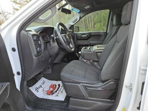 Used 2020 Chevrolet Silverado 1500 Custom w/ Custom Value Package image 16