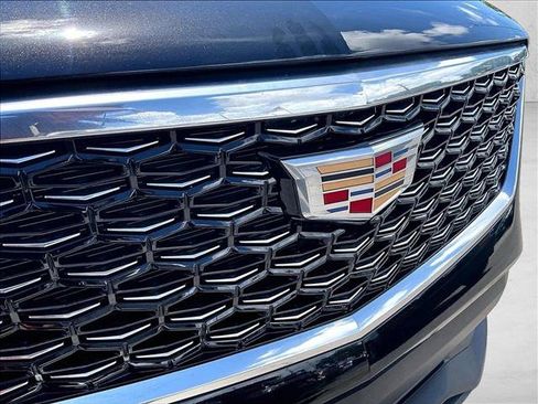 Used 2024 Cadillac XT4 Luxury w/ Cold Weather Package FWD image 29