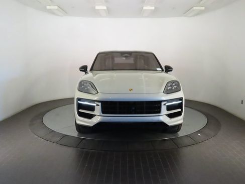 Certified 2026 Porsche Cayenne GTS AWD/4WD image 10