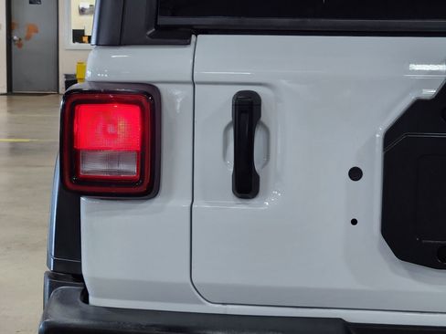Used 2021 Jeep Wrangler Sport AWD/4WD image 20