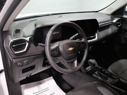 Used 2025 Chevrolet TrailBlazer LT image 16