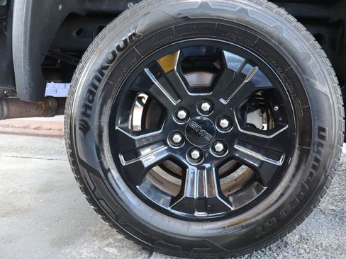 Used 2018 GMC Sierra 1500 SLT w/ All Terrain X Package AWD/4WD image 28