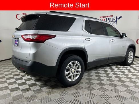 Used 2021 Chevrolet Traverse LT image 9