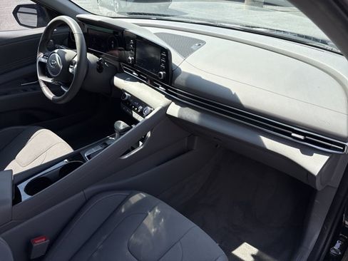 Used 2022 Hyundai Elantra SEL w/ Convenience + Premium Package FWD image 27