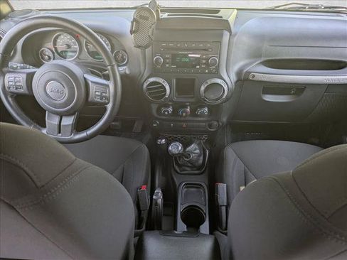 Used 2016 Jeep Wrangler Unlimited Sport w/ Connectivity Group AWD/4WD image 15