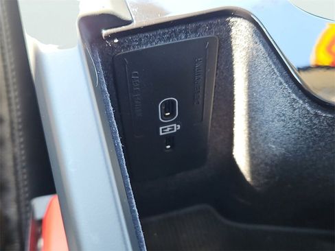 Used 2023 Volvo XC60 B5 Core image 18