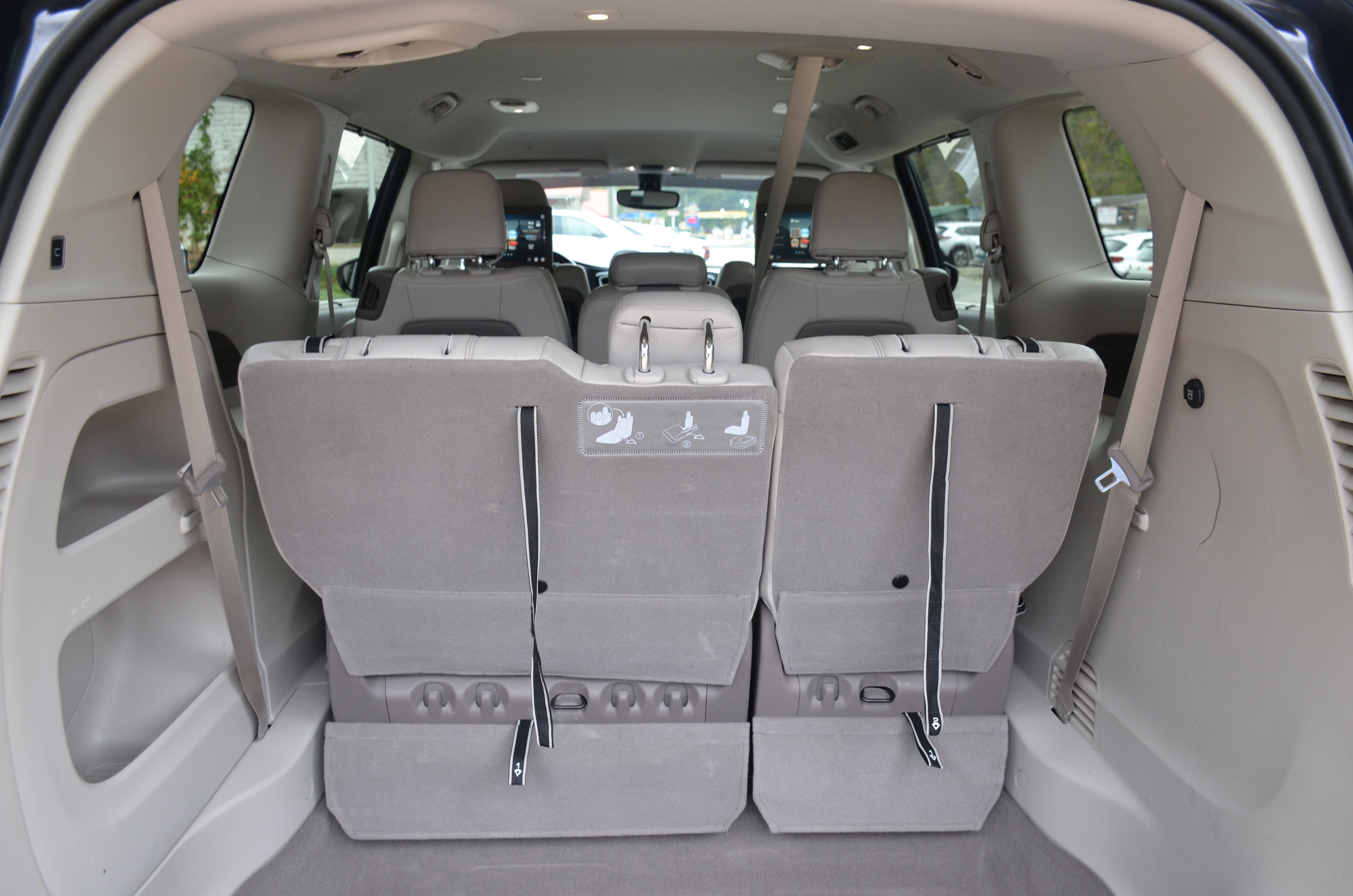 Used 2020 Chrysler Pacifica Touring-L Plus FWD image 44