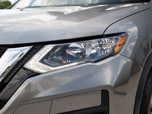Used 2019 Nissan Rogue SV AWD/4WD image 29