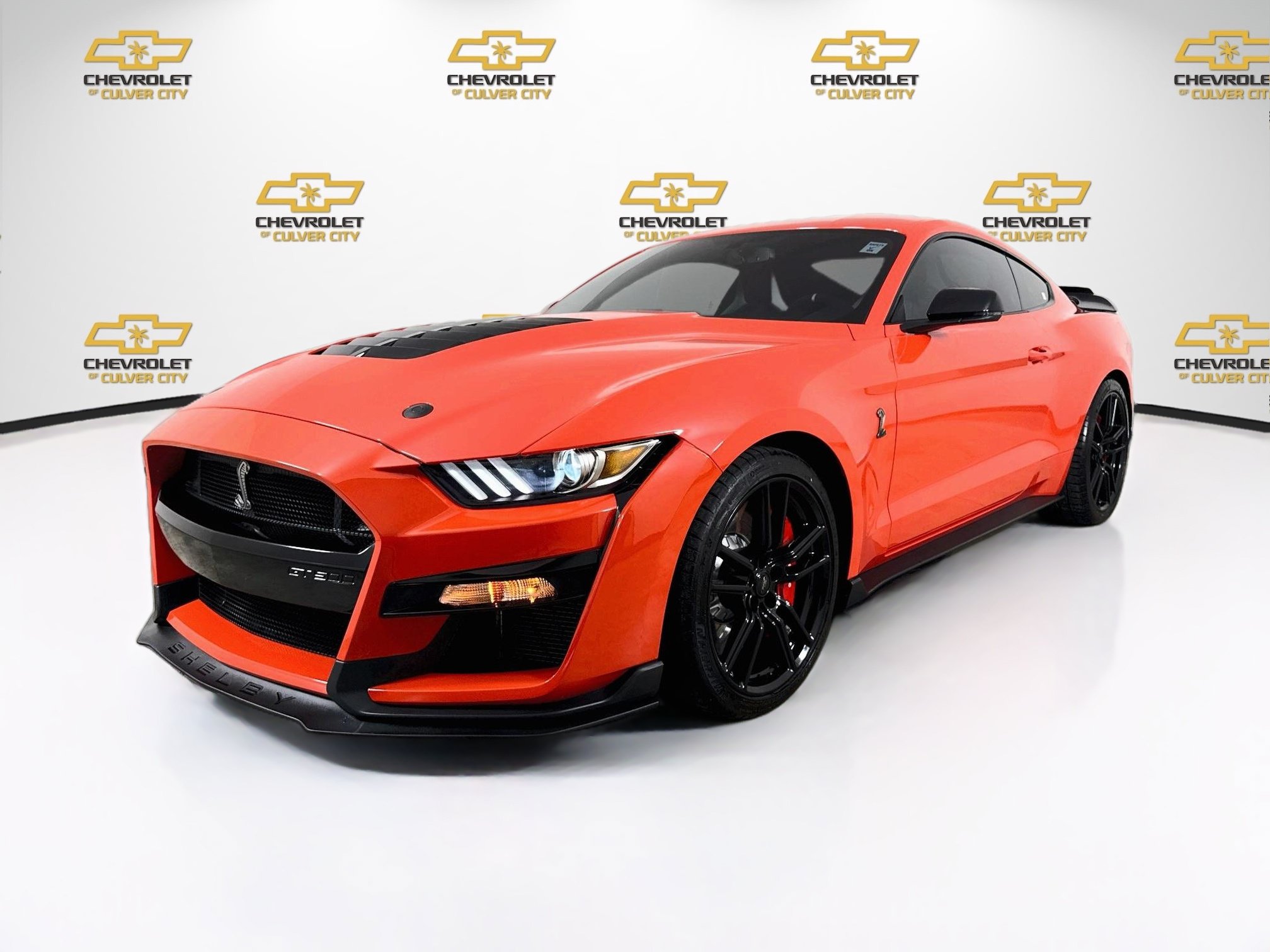 Used 2022 Ford Mustang Shelby GT500 w/ Technology Package RWD image 3