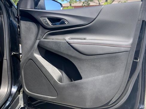 Used 2023 Chevrolet Equinox RS FWD image 23